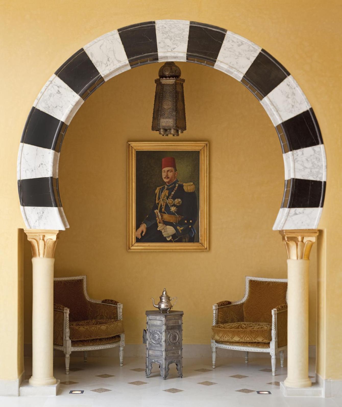 Moevenpick Resort & Marine Spa Sousse Eksteriør billede A portrait of King Idris I in the Royal Palace of the King of Libya