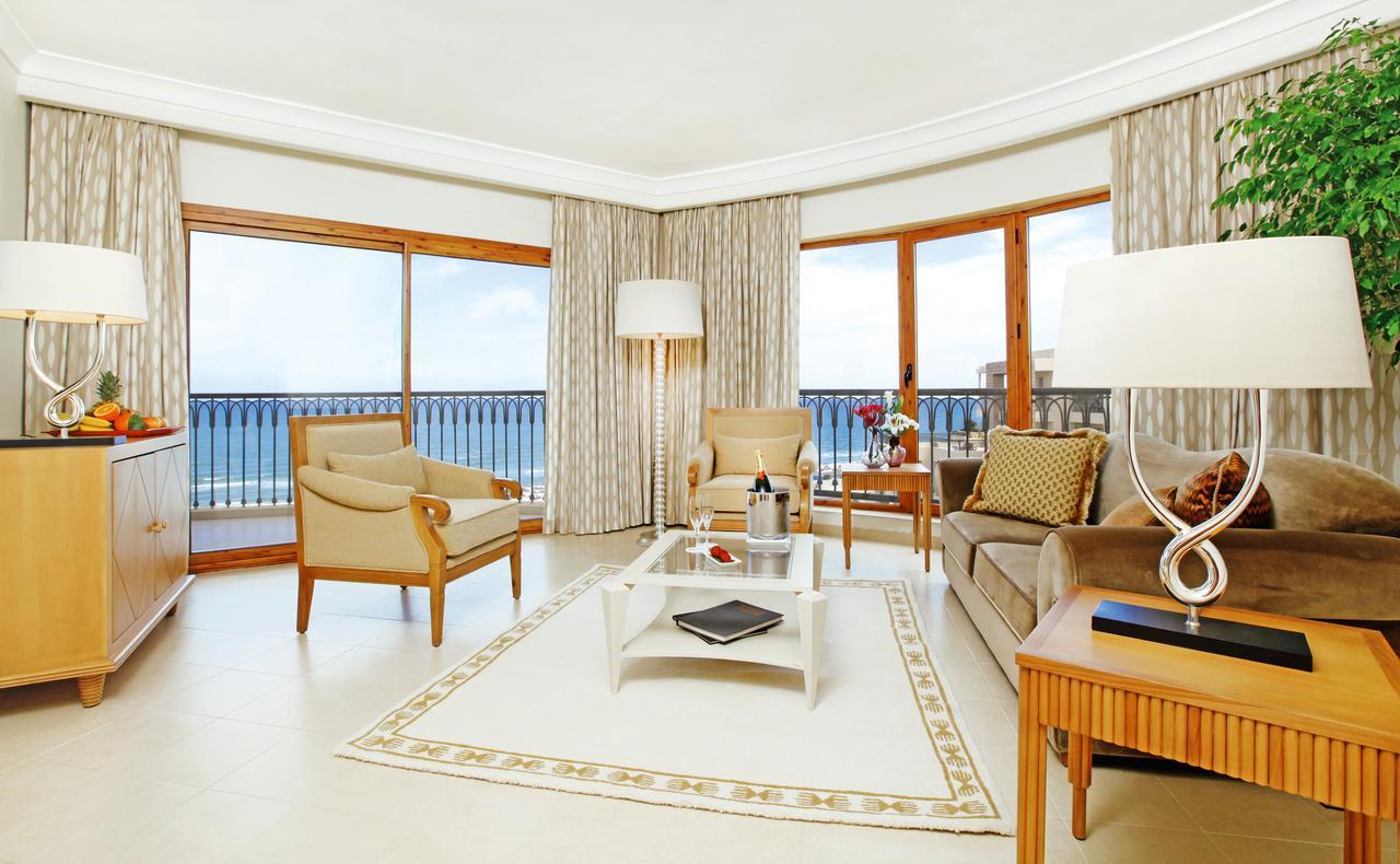 Moevenpick Resort & Marine Spa Sousse Eksteriør billede A living room at the Four Seasons Hotel